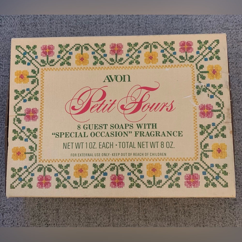 Vintage Avon 1975 Petit Fours 8 Piece Hand Soap Set “Special Occasion” Fragrance